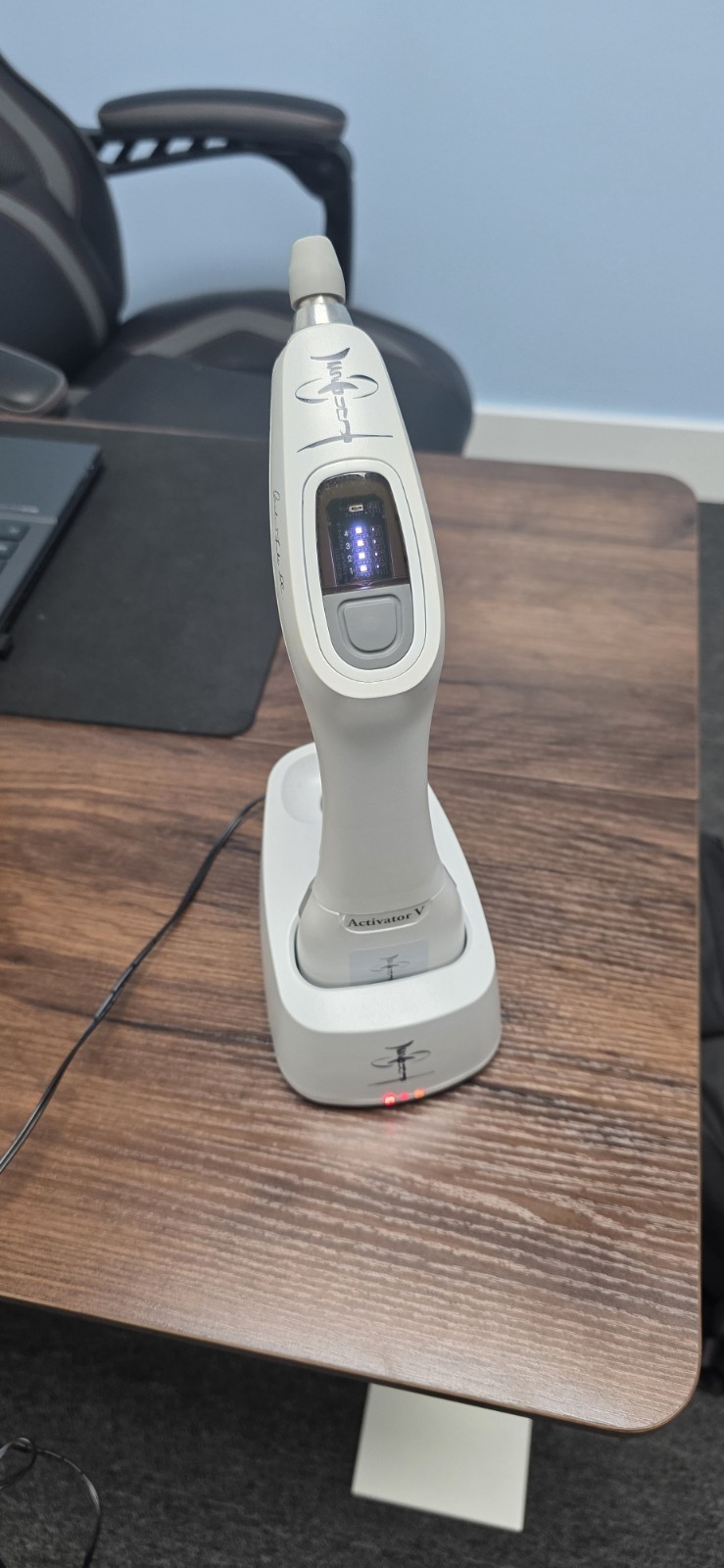Activator V Chiropractic Adjusting Instrument
