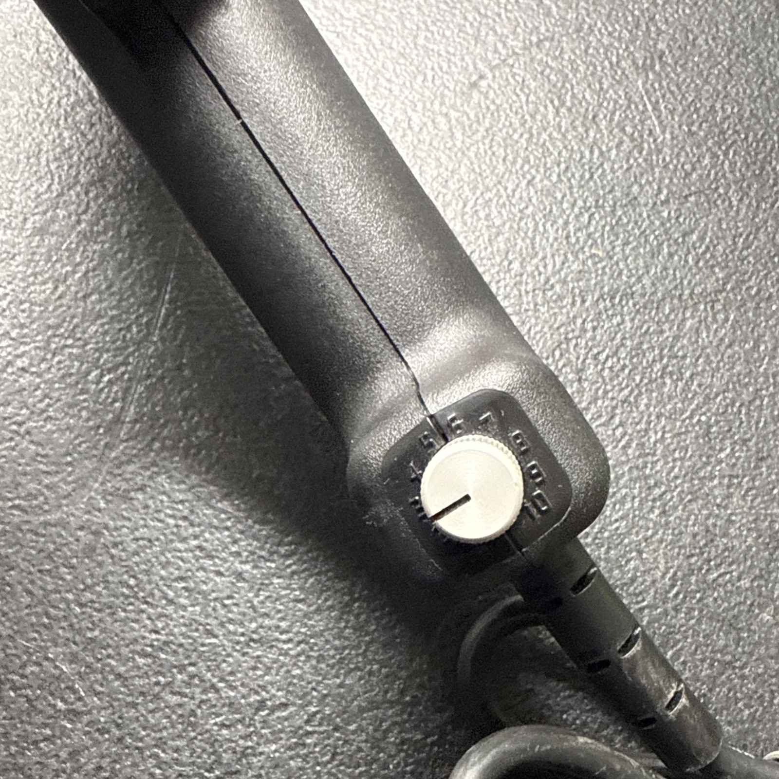 MULTIPLE DIGITAL TOGGLE MDT CHIROPRACTIC ADJUSTMENT DEVICE