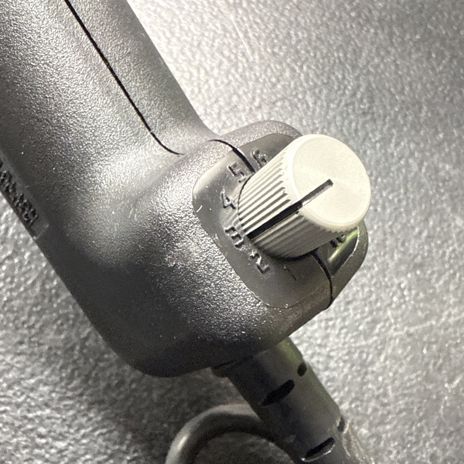 MULTIPLE DIGITAL TOGGLE MDT CHIROPRACTIC ADJUSTMENT DEVICE